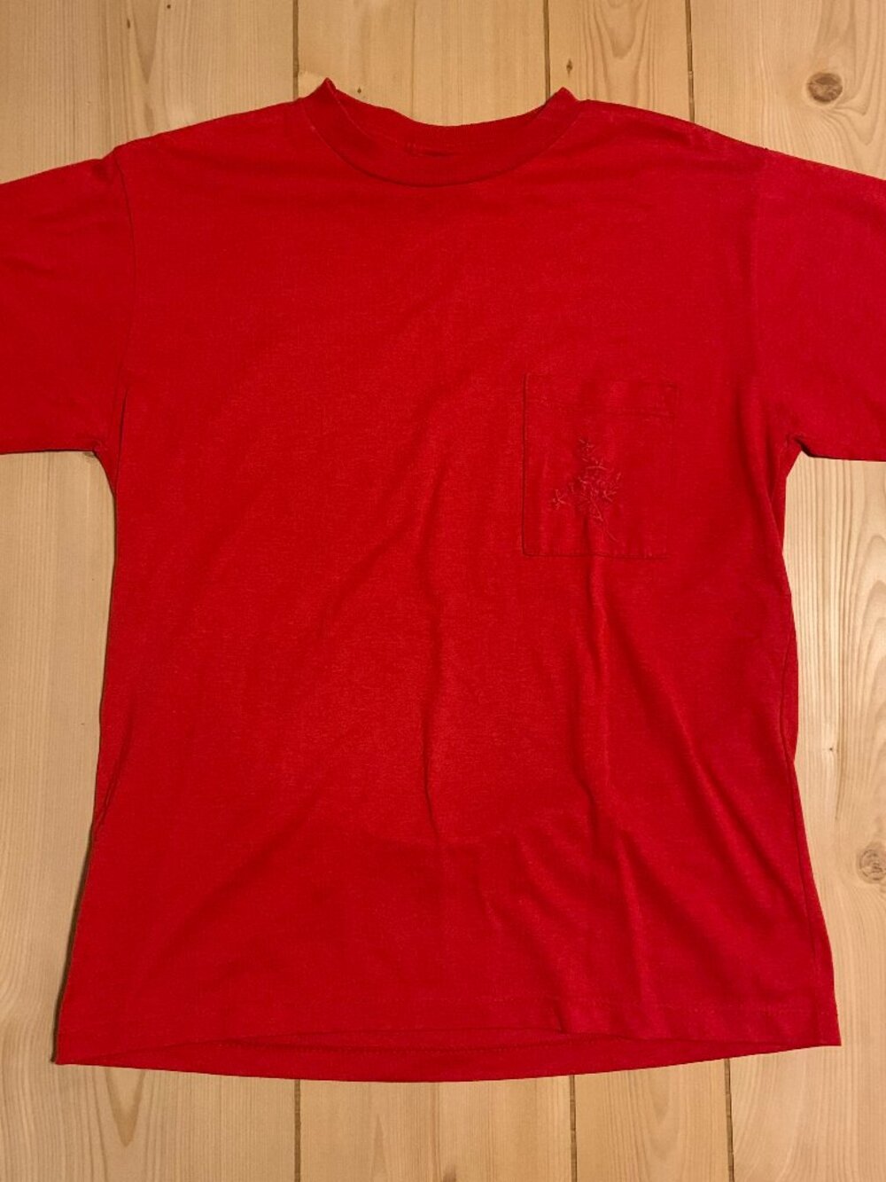 Vintage 90s Classic Fashions Floral Embroidered Pocket Red T-Shirt Size M Medium